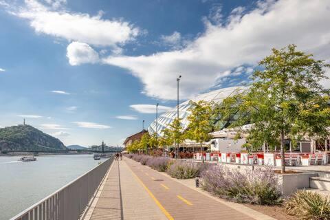 Sunny Rooms At Danube Budapest Exterior foto